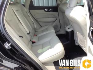 Volvo XC60 II 2.0 T8 16V Recharge, Twin Engine AWD Vehículo de desguace (2020, Negro)