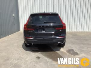 Volvo XC60 II 2.0 T8 16V Recharge, Twin Engine AWD Vehículo de desguace (2020, Negro)