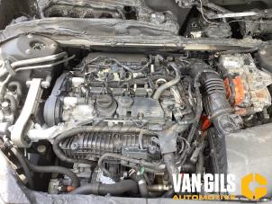 Volvo XC60 II 2.0 T8 16V Recharge, Twin Engine AWD Vehículo de desguace (2020, Negro)