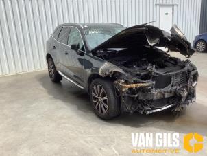 Volvo XC60 II 2.0 T8 16V Recharge, Twin Engine AWD Vehículo de desguace (2020, Negro)