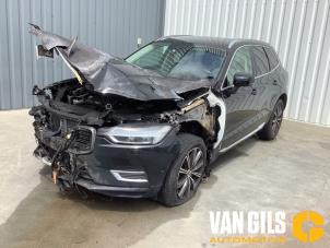 Volvo XC60 II 2.0 T8 16V Recharge, Twin Engine AWD Vehículo de desguace (2020, Negro)
