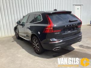 Volvo XC60 II 2.0 T8 16V Recharge, Twin Engine AWD Vehículo de desguace (2020, Negro)
