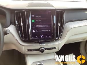 Volvo XC60 II 2.0 T8 16V Recharge, Twin Engine AWD Vehículo de desguace (2020, Negro)