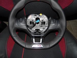 Peugeot 208 I 1.6 16V GTI Épave (2013, Rouge)