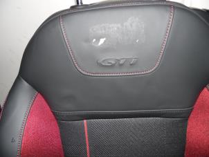 Peugeot 208 I 1.6 16V GTI Épave (2013, Rouge)