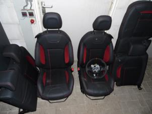 Peugeot 208 I 1.6 16V GTI Épave (2013, Rouge)