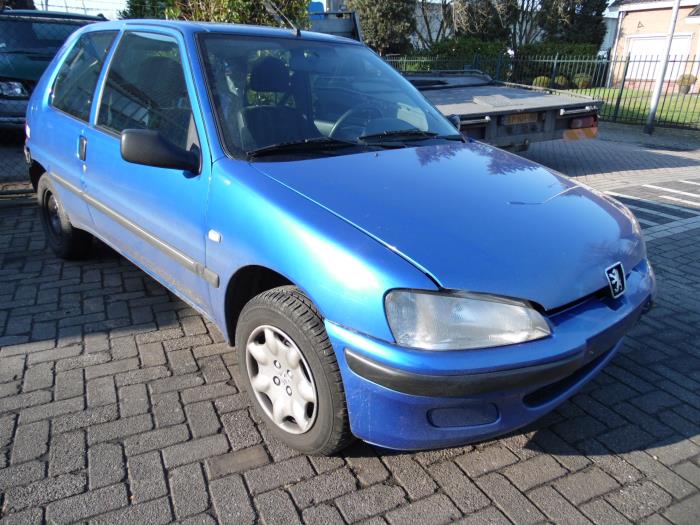 Peugeot 106 II 1.1 XN,XR,XT,Accent Épave (2003, Bleu)