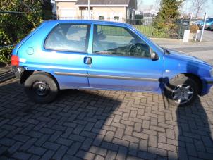 Peugeot 106 II 1.1 XN,XR,XT,Accent Épave (2003, Bleu)