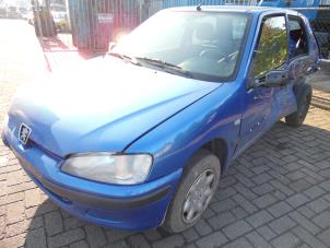 Peugeot 106 II 1.1 XN,XR,XT,Accent Épave (2003, Bleu)