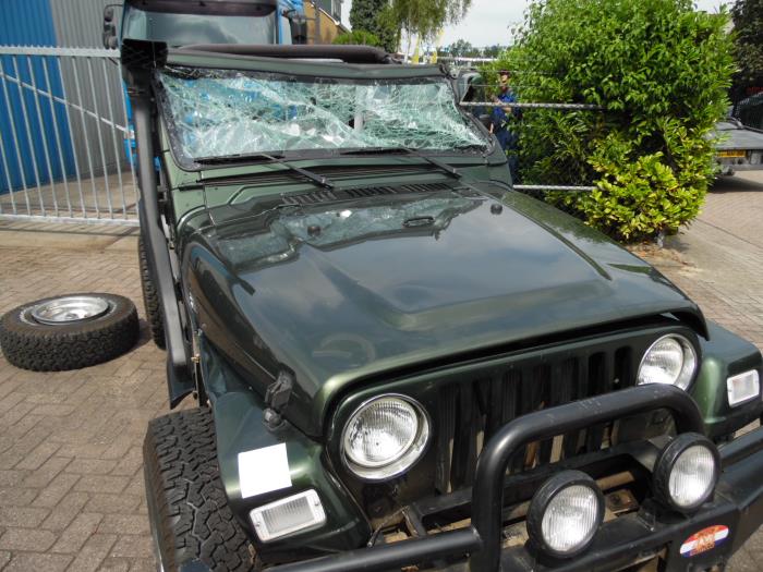 Jeep Wrangler Salvage vehicle (1997, Green)