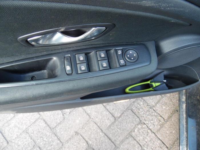 Renault Megane III Grandtour 1.5 dCi 90 Skrotfordon (2011, ZWART)