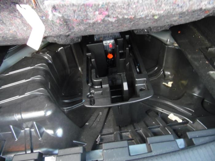 Renault Megane III Grandtour 1.5 dCi 90 Skrotfordon (2011, ZWART)