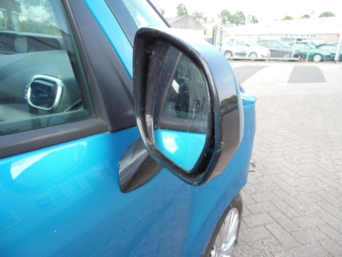 Citroen C3 Picasso 1.4 16V VTI 95 Épave (2009, Bleu)