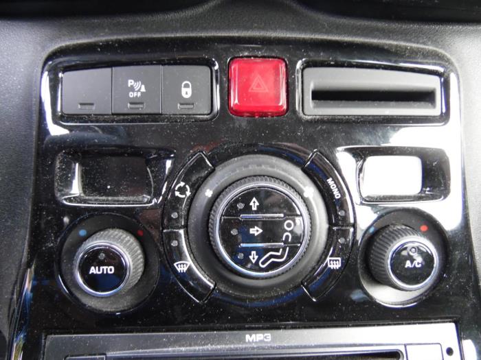Citroen C3 Picasso 1.4 16V VTI 95 Épave (2009, Bleu)