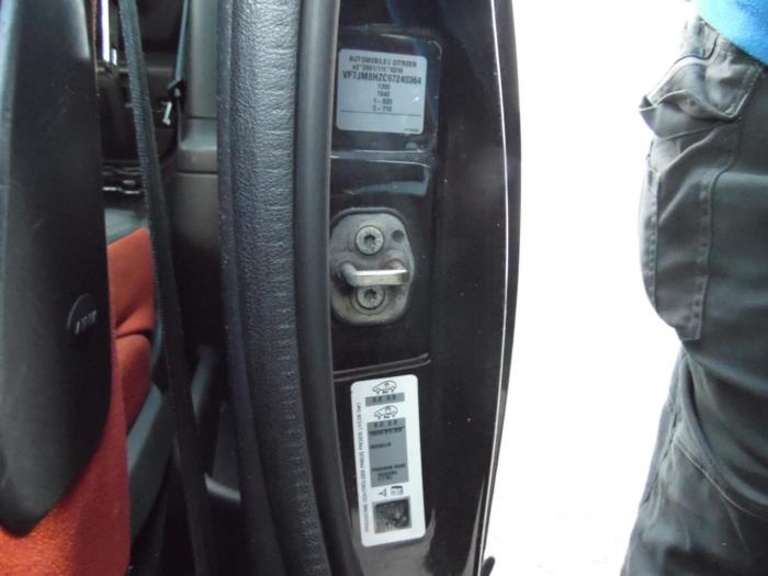 Citroen C2 1.4 HDI Épave (2005, Noir)