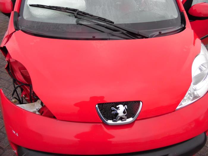Peugeot 107 1.0 12V Skrotfordon (2008, ROOD)