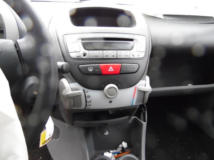 Peugeot 107 1.0 12V Skrotfordon (2008, ROOD)