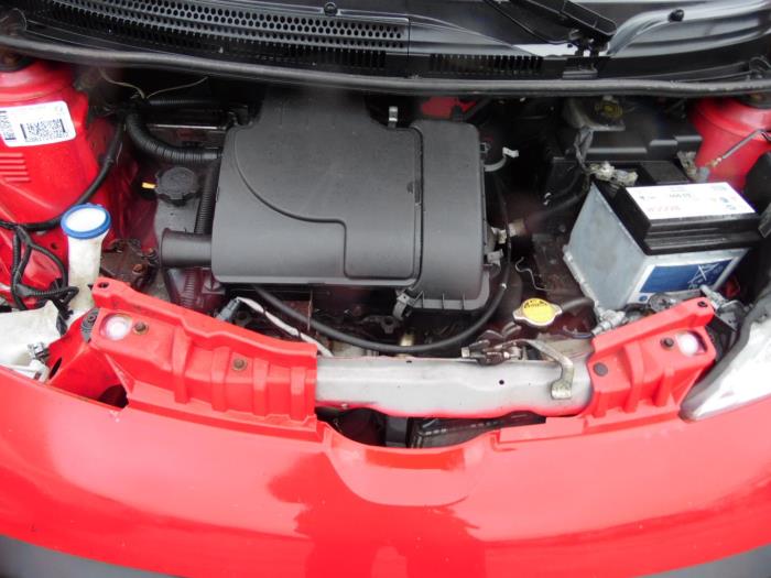 Peugeot 107 1.0 12V Skrotfordon (2008, ROOD)