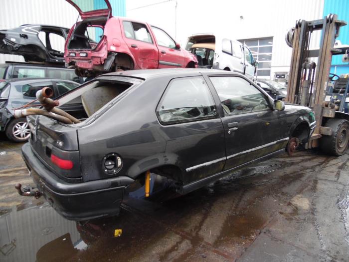 Renault 19 Phase II/III 1.8i 16V Épave (1995, Noir)