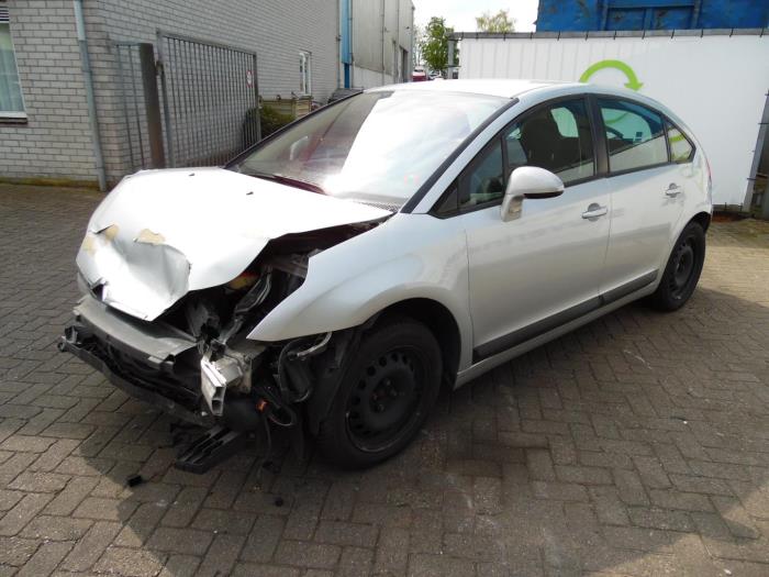 Citroen C4 Berline 2.0 16V Épave (2005, Gris)