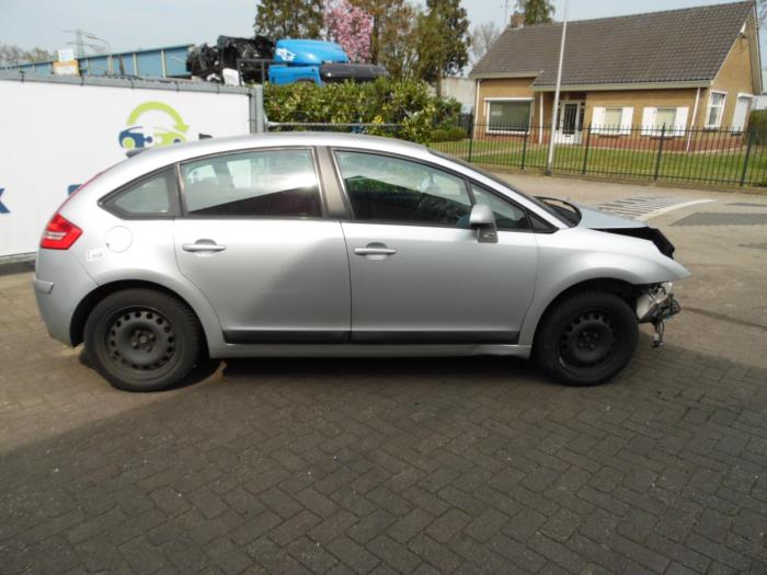 Citroen C4 Berline 2.0 16V Épave (2005, Gris)