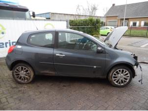 Renault Clio III 1.4 16V Schrottauto (2005, Grau)