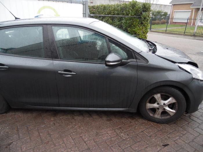 Peugeot 208 I 1.2 Vti 12V PureTech 82 Vehículo de desguace (2015, Gris)