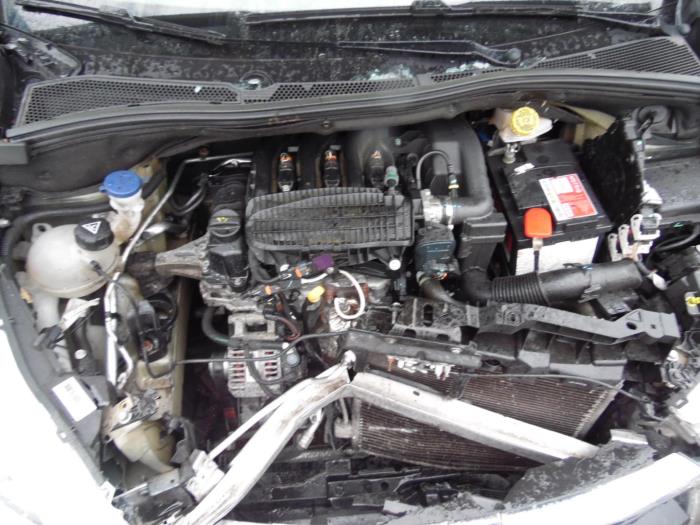 Peugeot 208 I 1.2 Vti 12V PureTech 82 Vehículo de desguace (2015, Gris)
