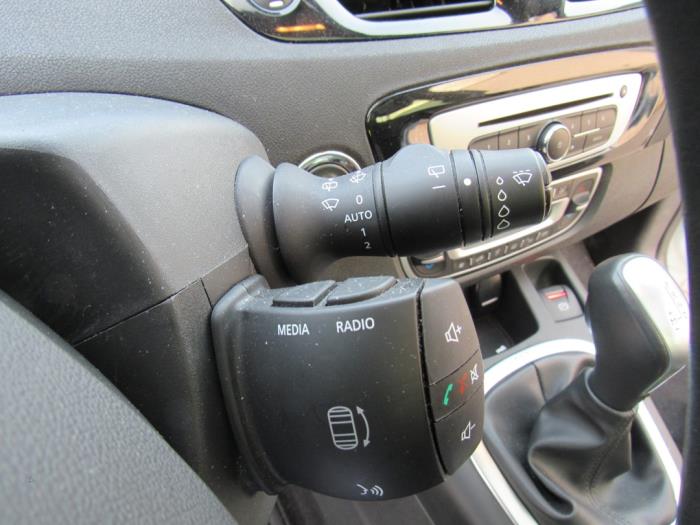 Renault Scénic III 1.5 dCi 110 Épave (2015, Blanc)