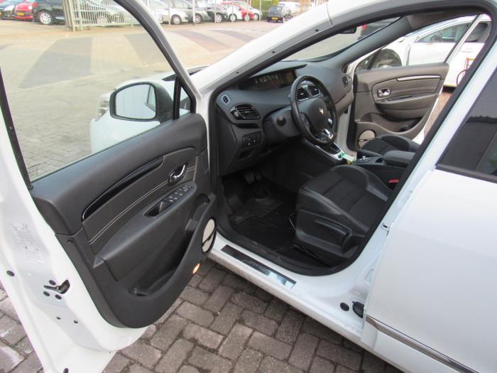 Renault Scénic III 1.5 dCi 110 Épave (2015, Blanc)