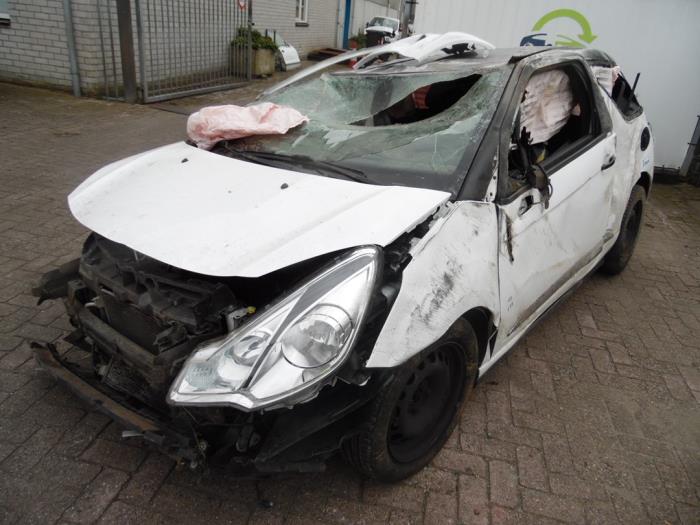 Citroen DS3 1.6 e-HDi Schrottauto (2012, Weiß)