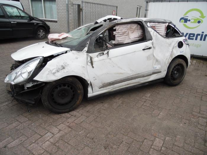 Citroen DS3 1.6 e-HDi Schrottauto (2012, Weiß)