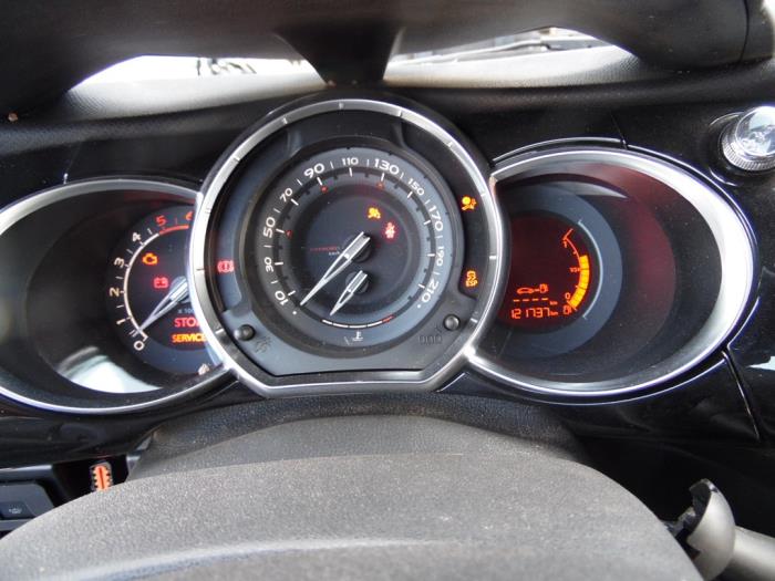 Citroen DS3 1.6 e-HDi Schrottauto (2012, Weiß)