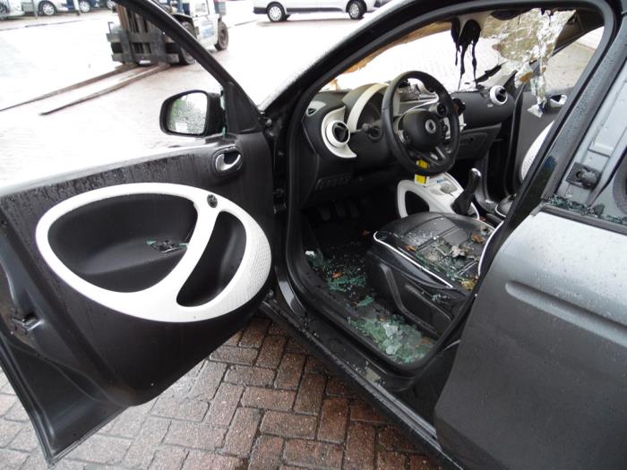 Smart Forfour 1.0 12V Épave (2015, Gris)