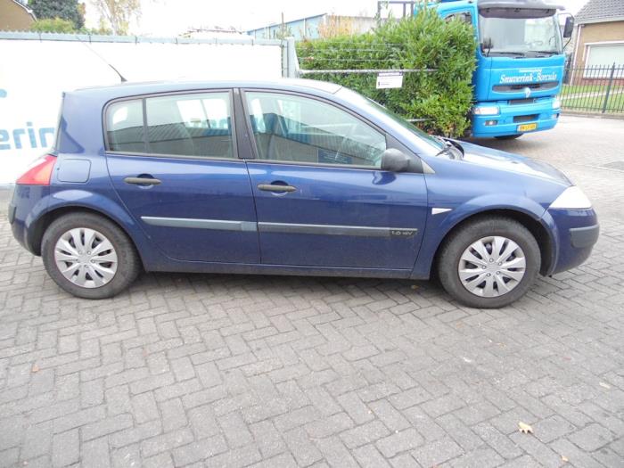 Renault Megane II 1.6 16V Samochód złomowany (2003, Niebieski)