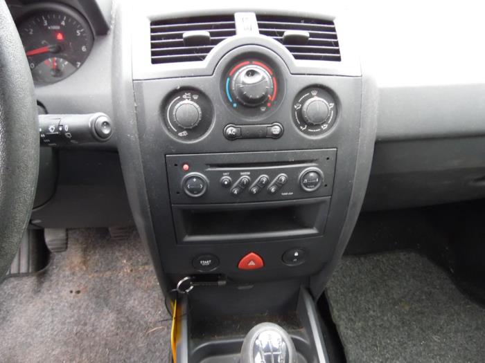 Renault Megane II 1.6 16V Samochód złomowany (2003, Niebieski)
