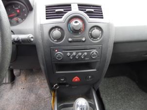 Renault Megane II 1.6 16V Samochód złomowany (2003, Niebieski)
