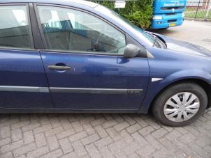 Renault Megane II 1.6 16V Samochód złomowany (2003, Niebieski)