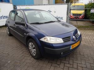 Renault Megane II 1.6 16V Samochód złomowany (2003, Niebieski)