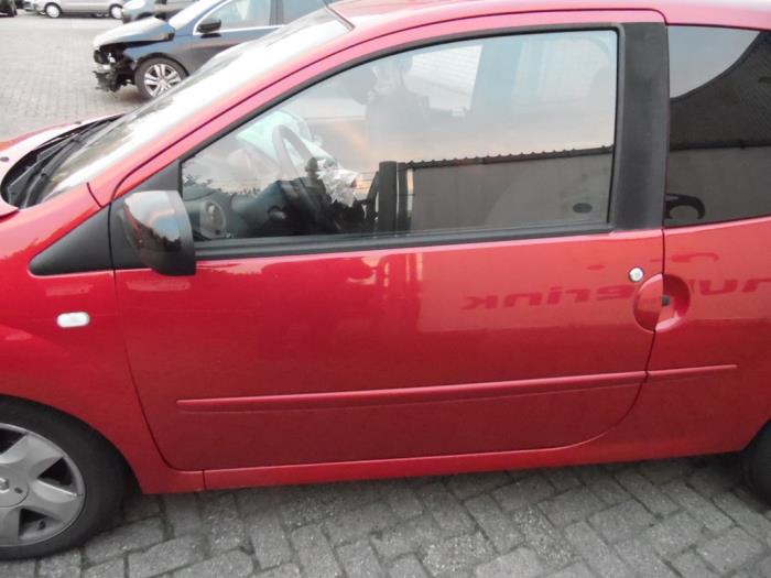 Renault Twingo II 1.2 16V Samochód złomowany (2010, Czerwony)