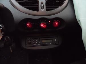 Renault Twingo II 1.2 16V Samochód złomowany (2010, Czerwony)