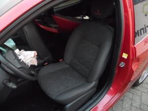 Renault Twingo II 1.2 16V Samochód złomowany (2010, Czerwony)