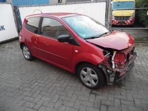 Renault Twingo II 1.2 16V Samochód złomowany (2010, Czerwony)