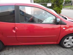 Renault Twingo II 1.2 16V Samochód złomowany (2010, Czerwony)