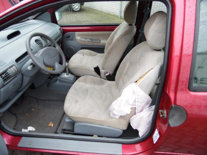Renault Twingo 1.2 16V Samochód złomowany (2003, Czerwony)