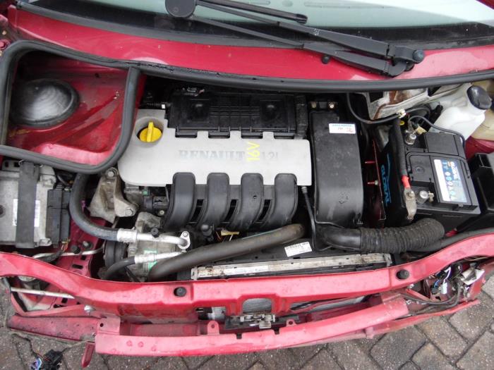 Renault Twingo 1.2 16V Samochód złomowany (2003, Czerwony)