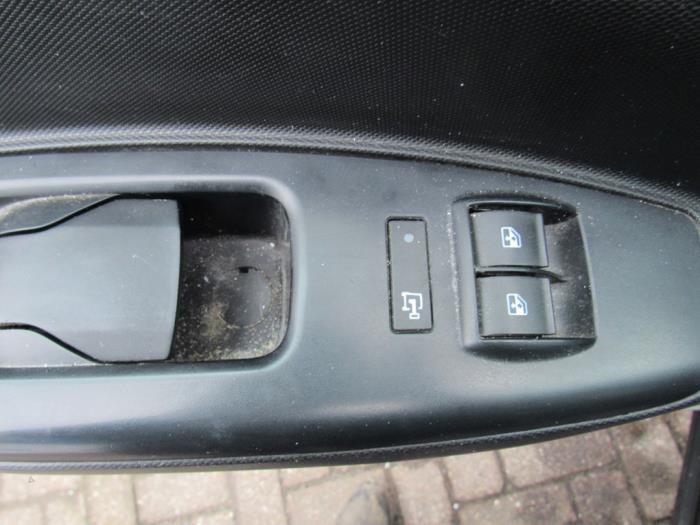 Opel Combo 1.3 CDTI 16V ecoFlex Skrotfordon (2012, ZWART)