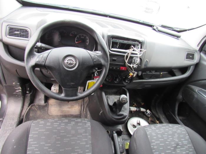 Opel Combo 1.3 CDTI 16V ecoFlex Skrotfordon (2012, ZWART)