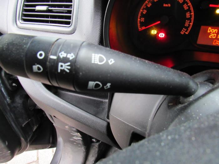 Opel Combo 1.3 CDTI 16V ecoFlex Skrotfordon (2012, ZWART)