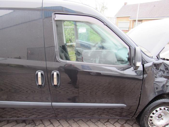 Opel Combo 1.3 CDTI 16V ecoFlex Skrotfordon (2012, ZWART)